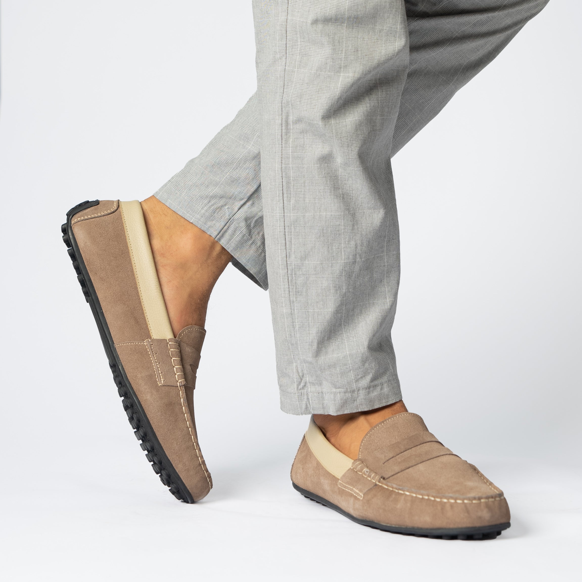 001 MOCASSINS SOUPLES EN DAIM BEIGE