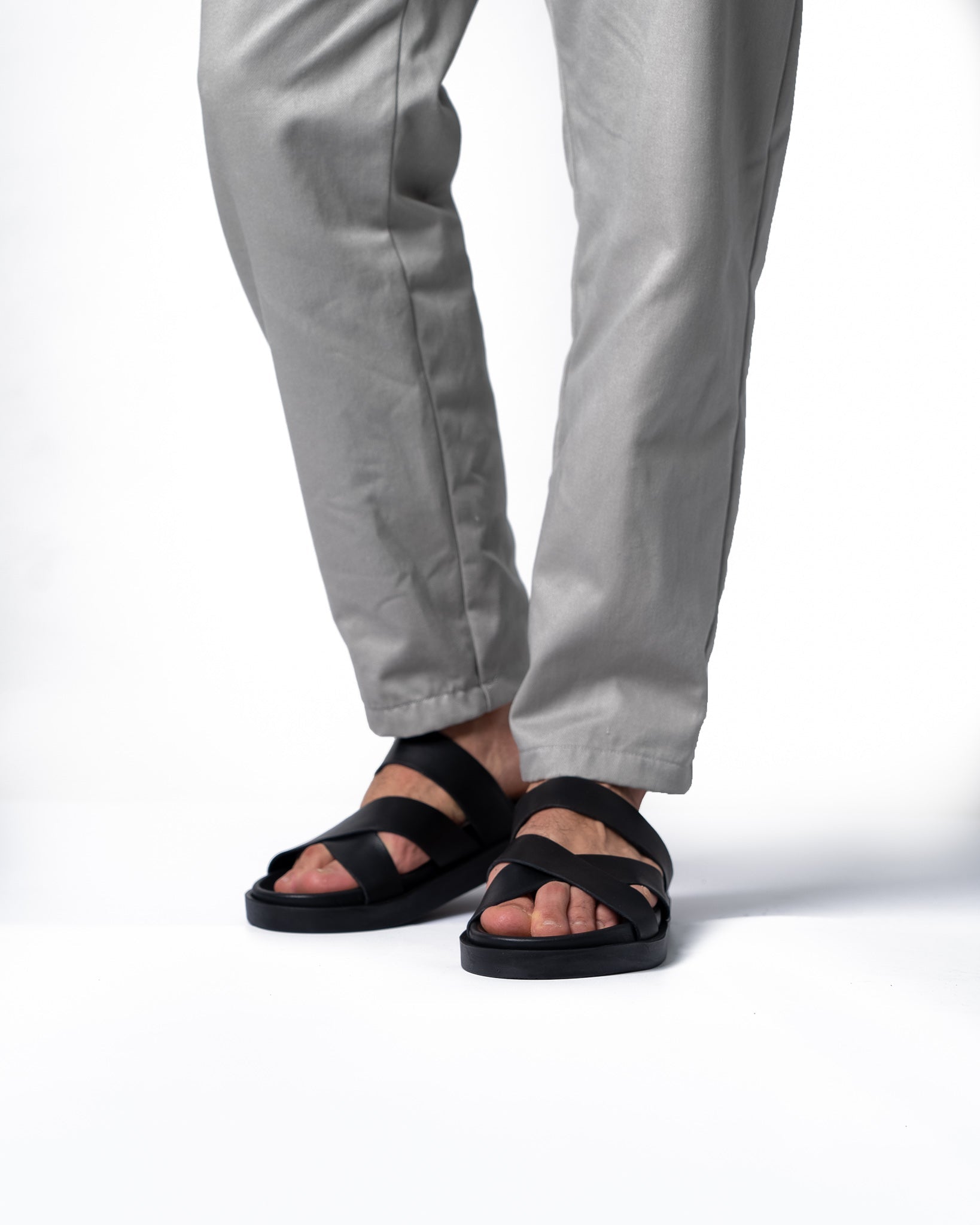 002 Sandales Homme en cuir Noir