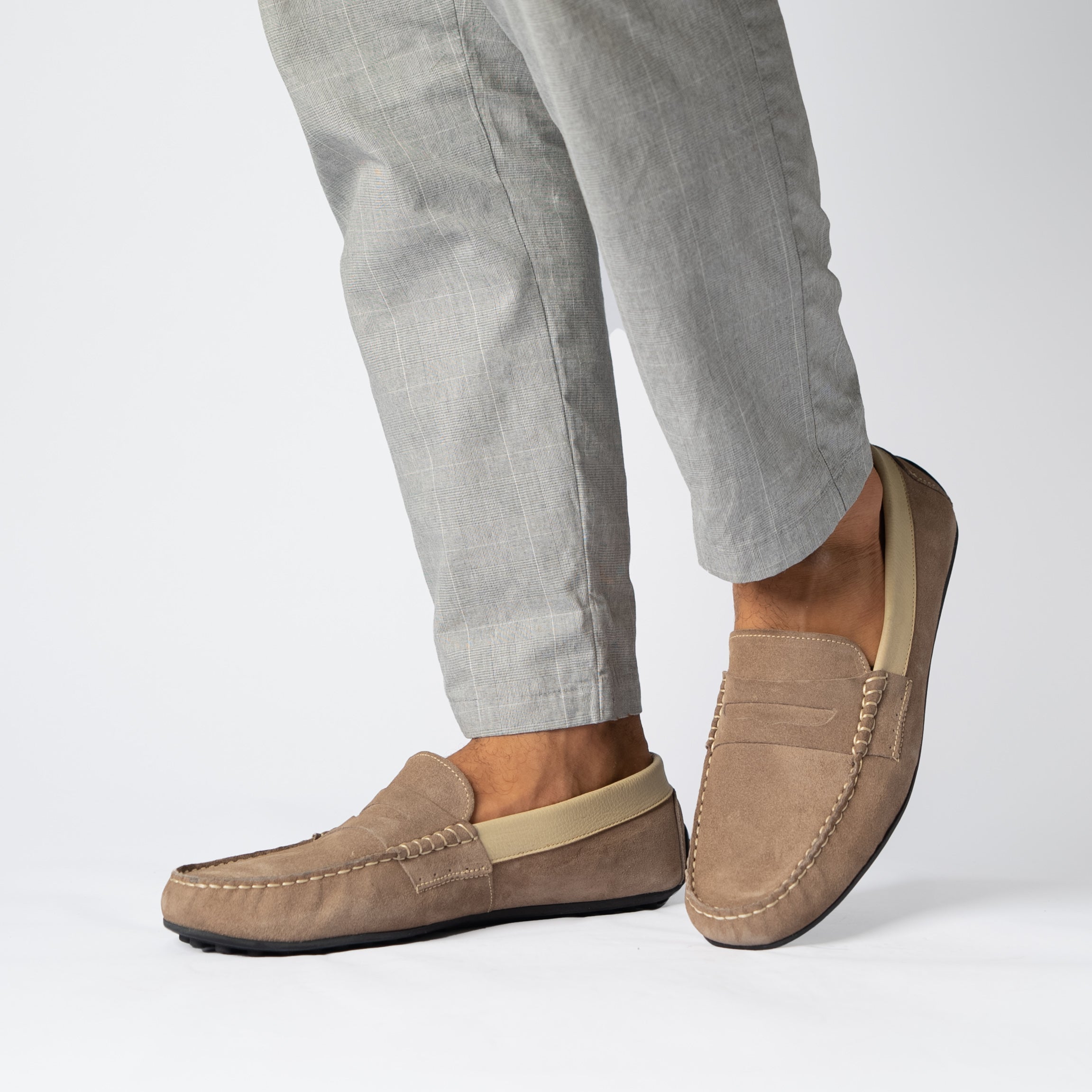 001 MOCASSINS SOUPLES EN DAIM BEIGE