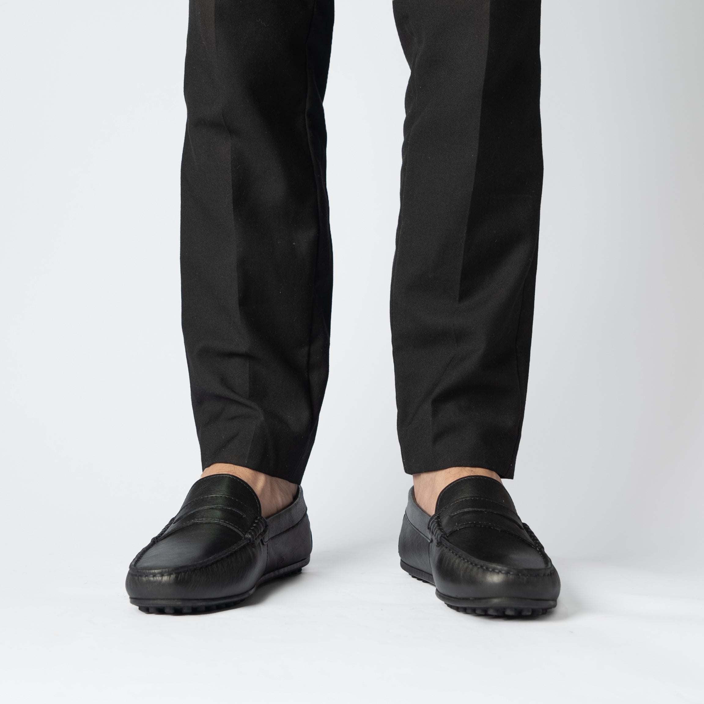 001 MOCASSINS SOUPLES EN CUIR NOIR